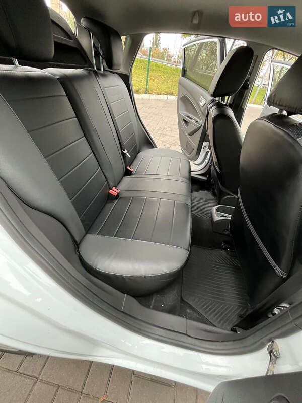 Хэтчбек Ford Fiesta 2016 в Киеве