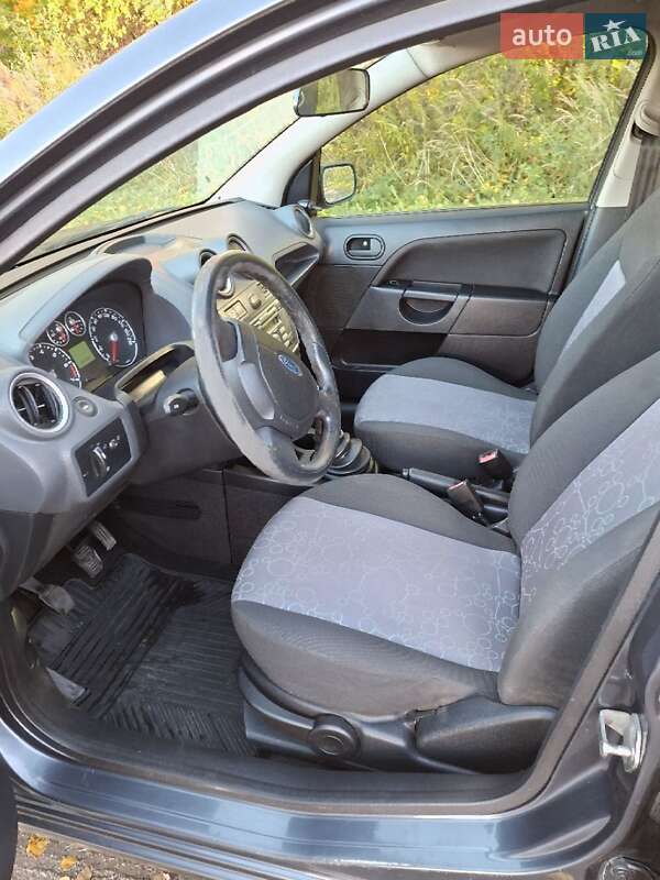 Хетчбек Ford Fiesta 2007 в Городку