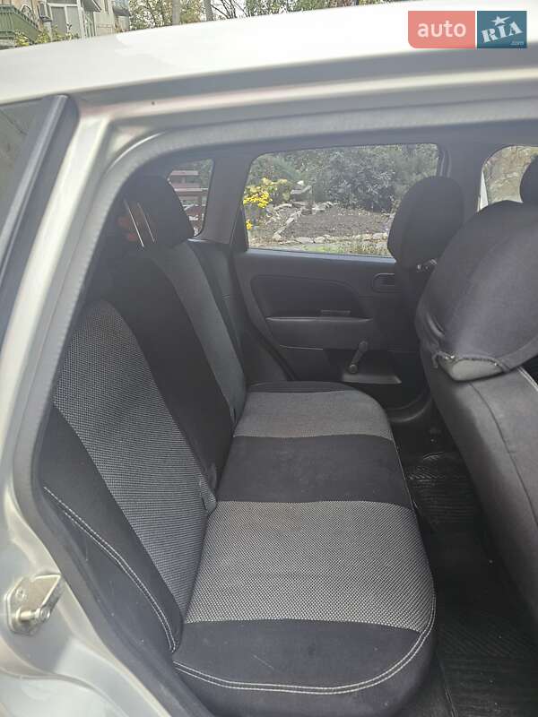 Хэтчбек Ford Fiesta 2008 в Сумах фото 8 Хэтчбек Ford Fiesta 2008 в Сумах