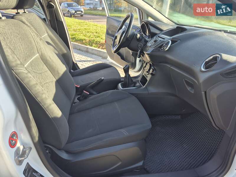 Хэтчбек Ford Fiesta 2014 в Львове фото 20 Хэтчбек Ford Fiesta 2014 в Львове