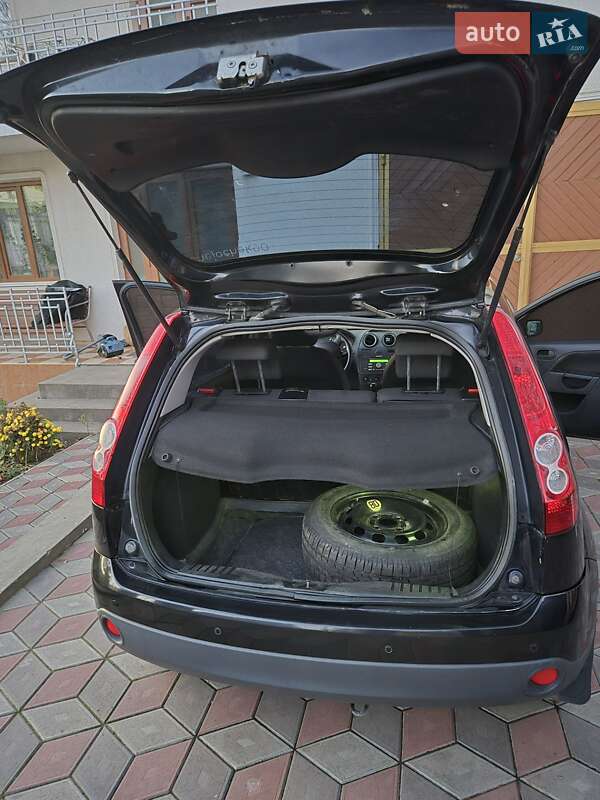 Хетчбек Ford Fiesta 2008 в Чернівцях фото 6 Хетчбек Ford Fiesta 2008 в Чернівцях