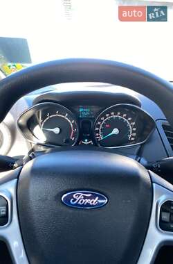 Седан Ford Fiesta 2018 в Івано-Франківську