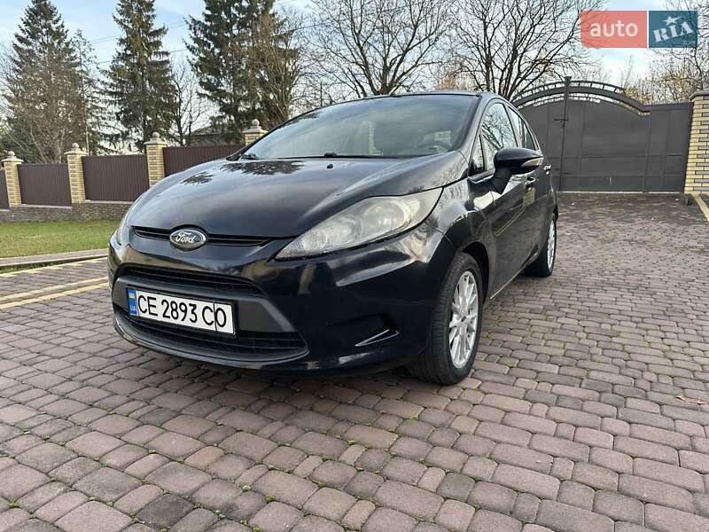 Хэтчбек Ford Fiesta 2011 в Черновцах