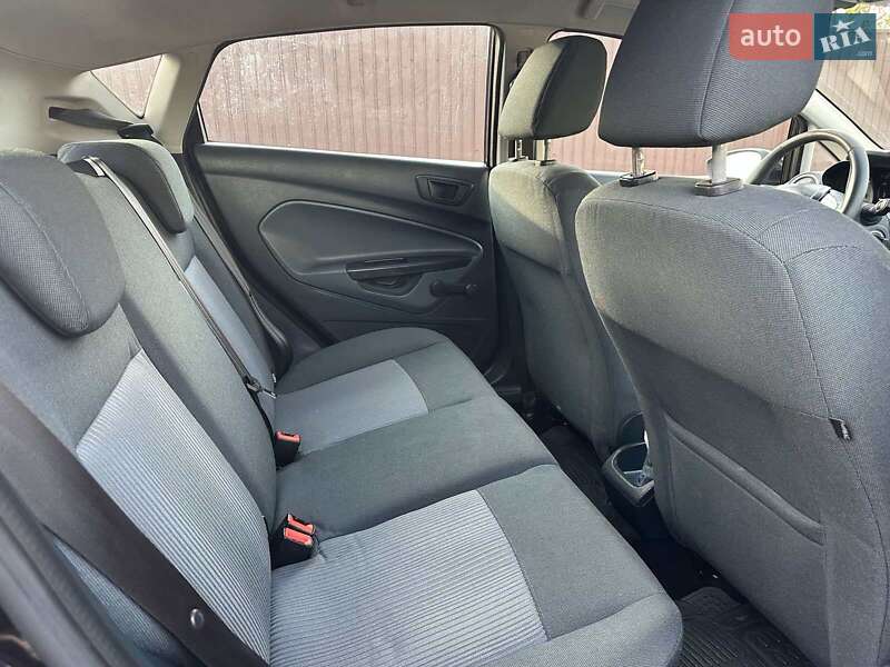 Хэтчбек Ford Fiesta 2011 в Черновцах