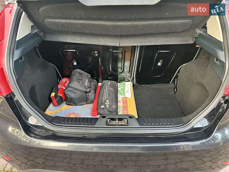 Хэтчбек Ford Fiesta 2011 в Черновцах