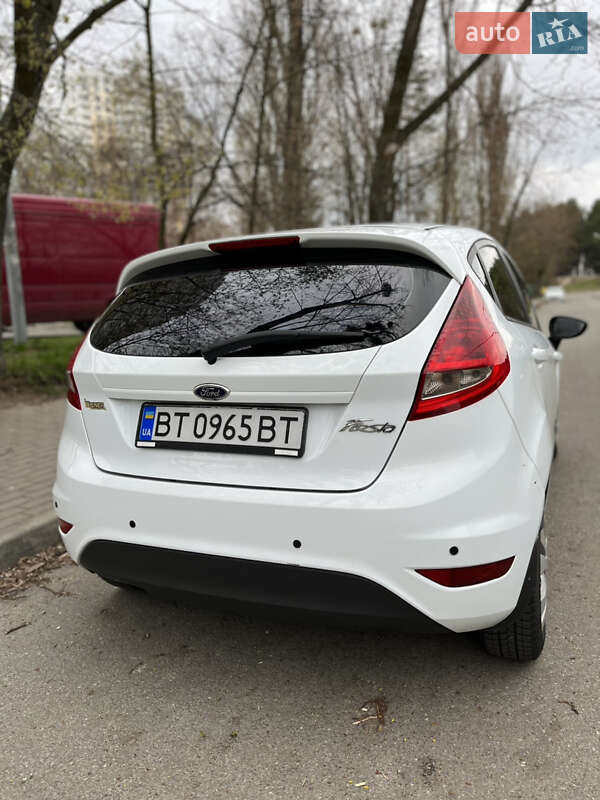 Хэтчбек Ford Fiesta 2012 в Киеве