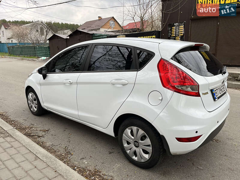 Хэтчбек Ford Fiesta 2012 в Киеве