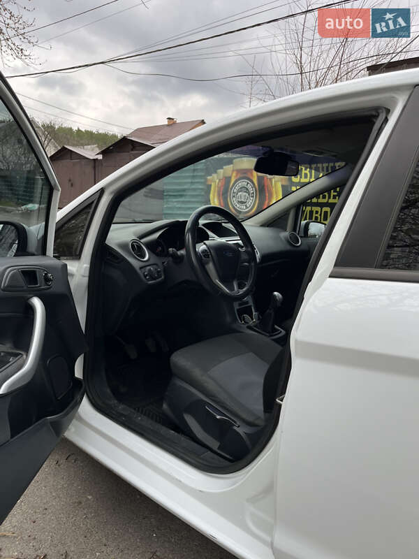 Хэтчбек Ford Fiesta 2012 в Киеве