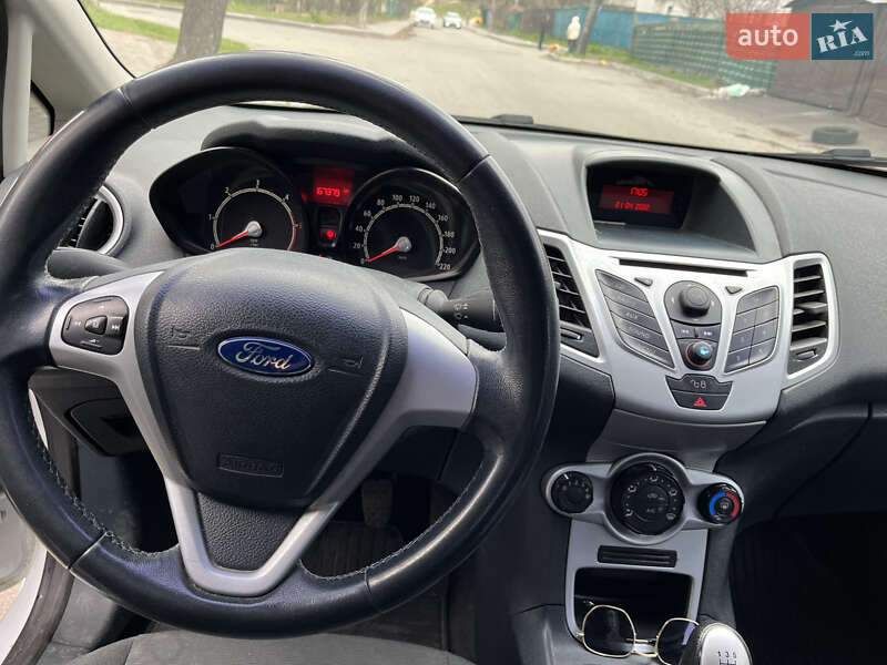 Хэтчбек Ford Fiesta 2012 в Киеве