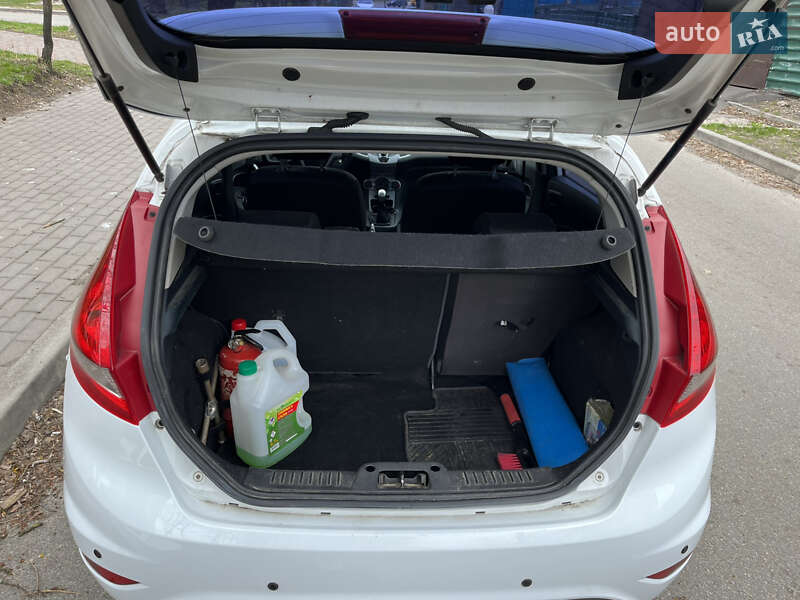 Хэтчбек Ford Fiesta 2012 в Киеве