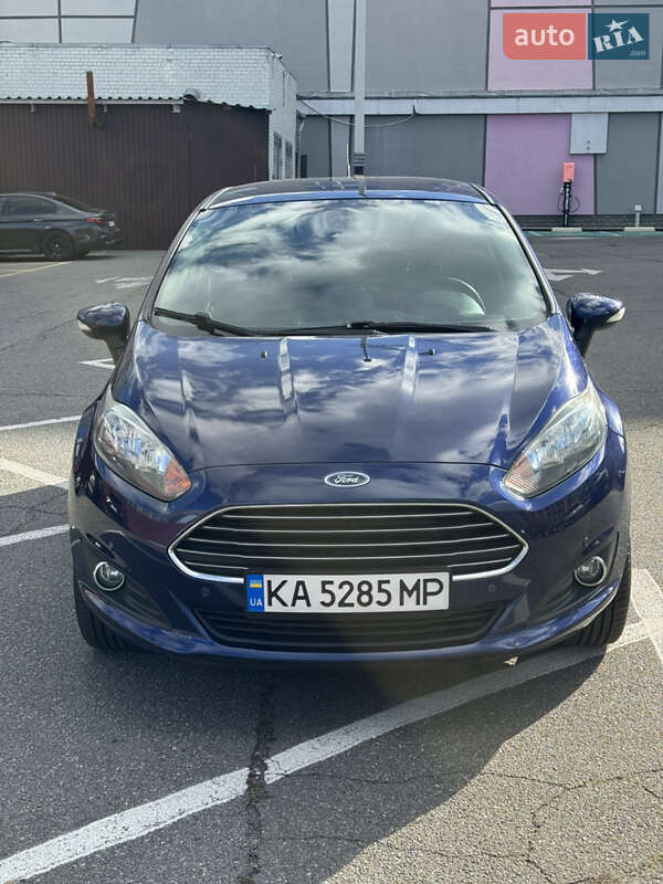 Седан Ford Fiesta 2016 в Киеве