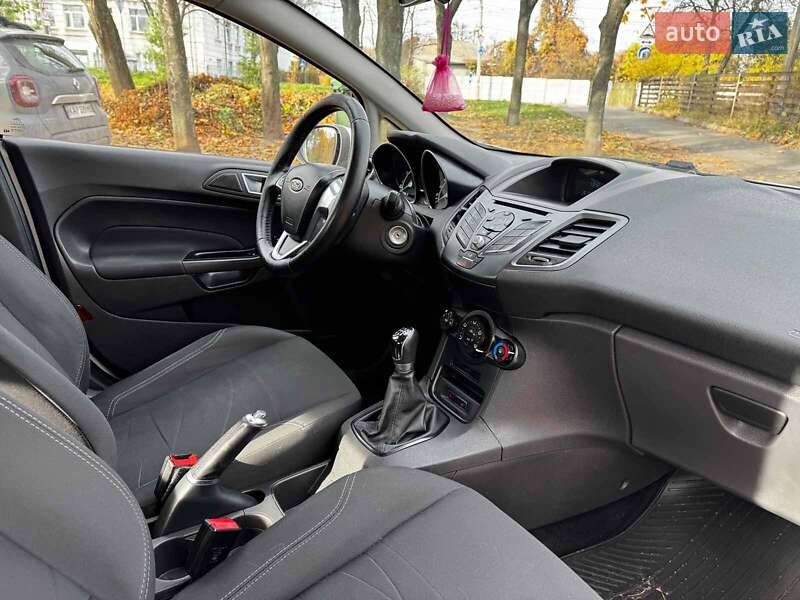 Хэтчбек Ford Fiesta 2017 в Киеве фото 28 Хэтчбек Ford Fiesta 2017 в Киеве