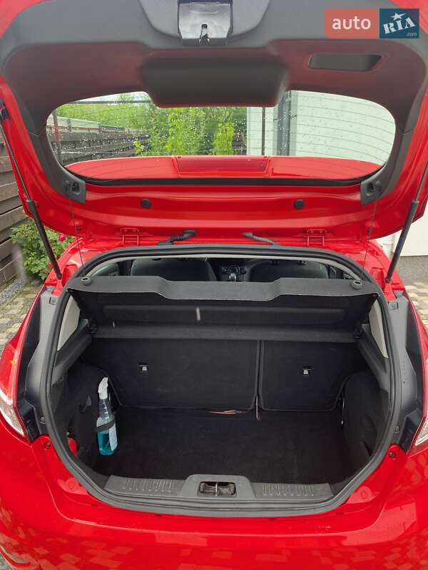 Хэтчбек Ford Fiesta 2015 в Киеве фото 9 Хэтчбек Ford Fiesta 2015 в Киеве