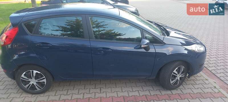 Хэтчбек Ford Fiesta 2014 в Львове