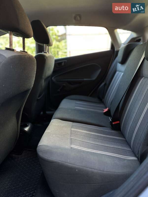 Хетчбек Ford Fiesta 2010 в Косові фото 25 Хетчбек Ford Fiesta 2010 в Косові
