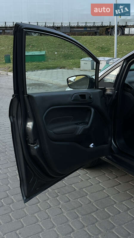 Седан Ford Fiesta 2017 в Львове фото 6 Седан Ford Fiesta 2017 в Львове