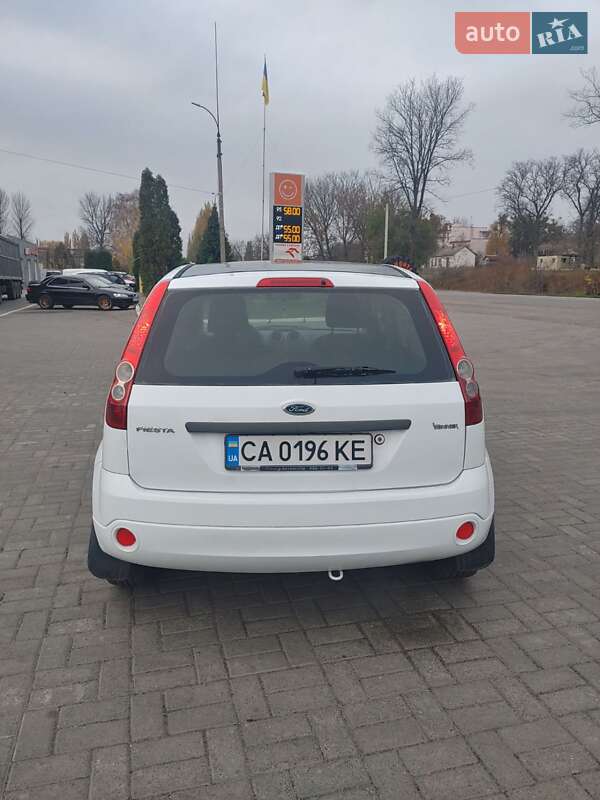 Хэтчбек Ford Fiesta 2007 в Золотоноше