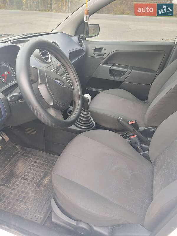 Хэтчбек Ford Fiesta 2007 в Золотоноше