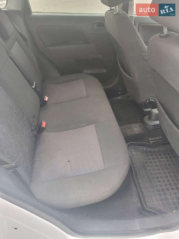 Хэтчбек Ford Fiesta 2007 в Золотоноше