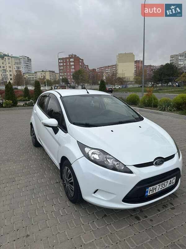 Хэтчбек Ford Fiesta 2011 в Черноморске