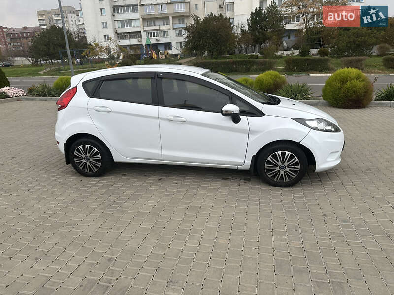 Хэтчбек Ford Fiesta 2011 в Черноморске