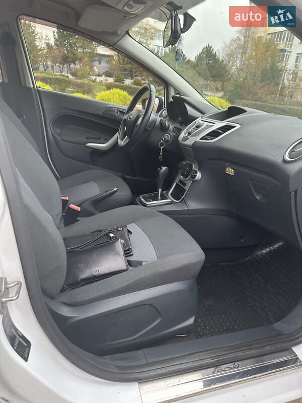 Хэтчбек Ford Fiesta 2011 в Черноморске