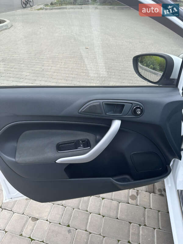 Хэтчбек Ford Fiesta 2011 в Черноморске