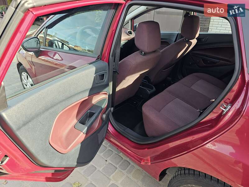Хетчбек Ford Fiesta 2010 в Києві фото 8 Хетчбек Ford Fiesta 2010 в Києві