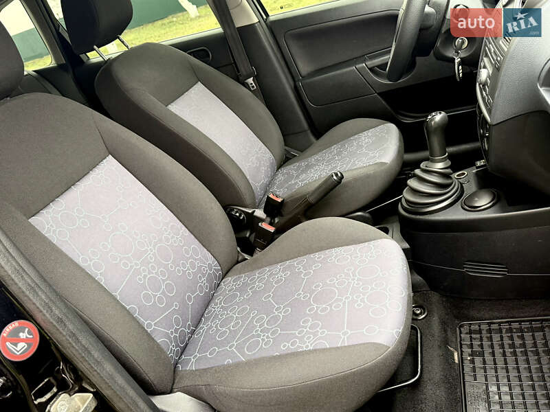 Хэтчбек Ford Fiesta 2008 в Киеве фото 20 Хэтчбек Ford Fiesta 2008 в Киеве