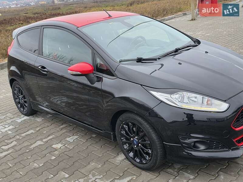 Хэтчбек Ford Fiesta 2015 в Ирпене