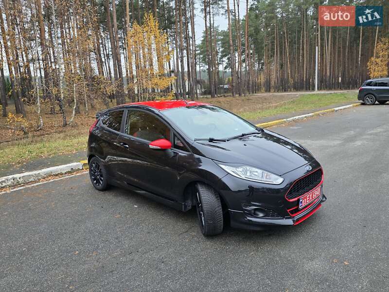 Хэтчбек Ford Fiesta 2015 в Ирпене