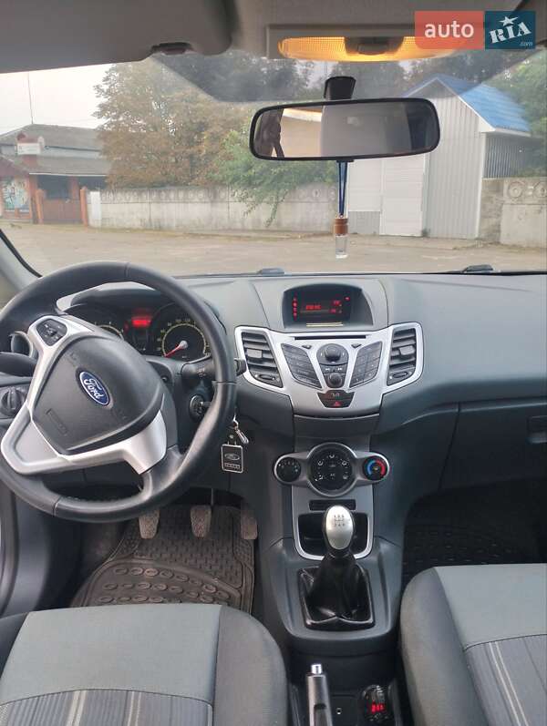 Хэтчбек Ford Fiesta 2010 в Верхнеднепровске