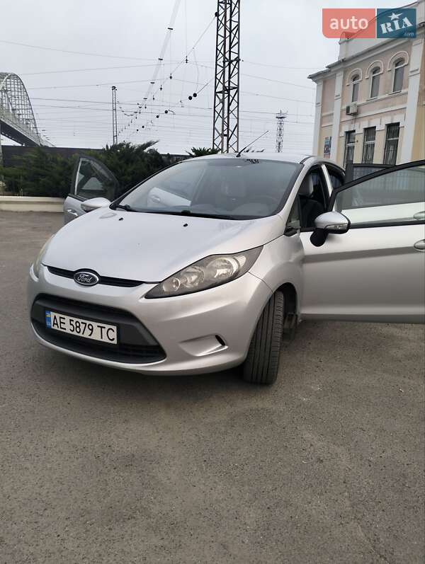 Хэтчбек Ford Fiesta 2010 в Верхнеднепровске
