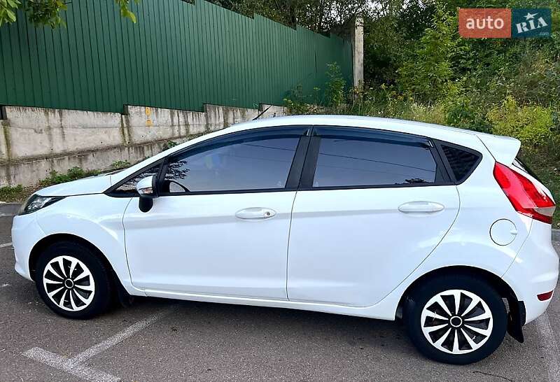 Хетчбек Ford Fiesta 2012 в Києві