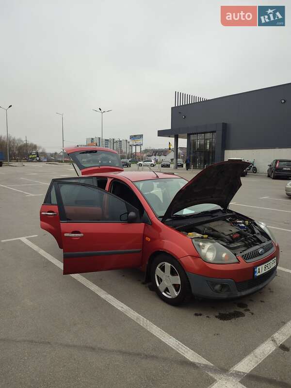 Хэтчбек Ford Fiesta 2008 в Киеве