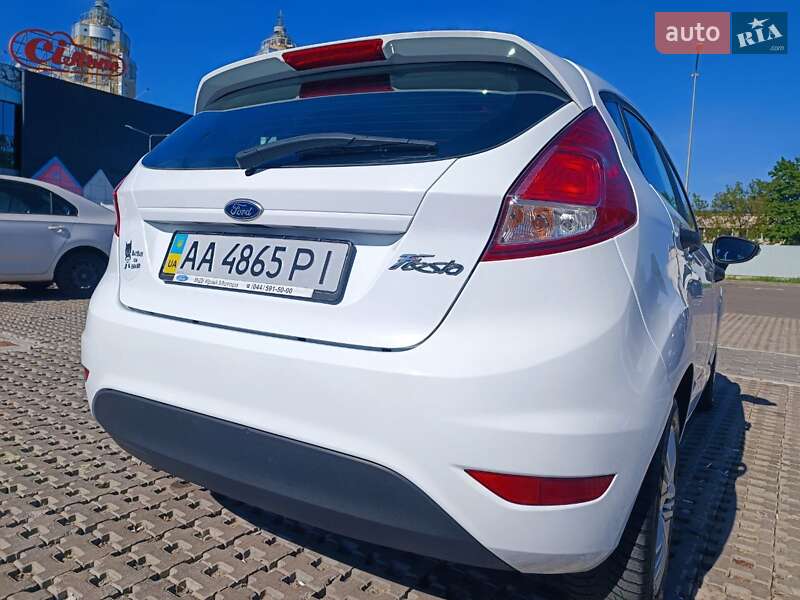 Хэтчбек Ford Fiesta 2013 в Киеве фото 5 Хэтчбек Ford Fiesta 2013 в Киеве