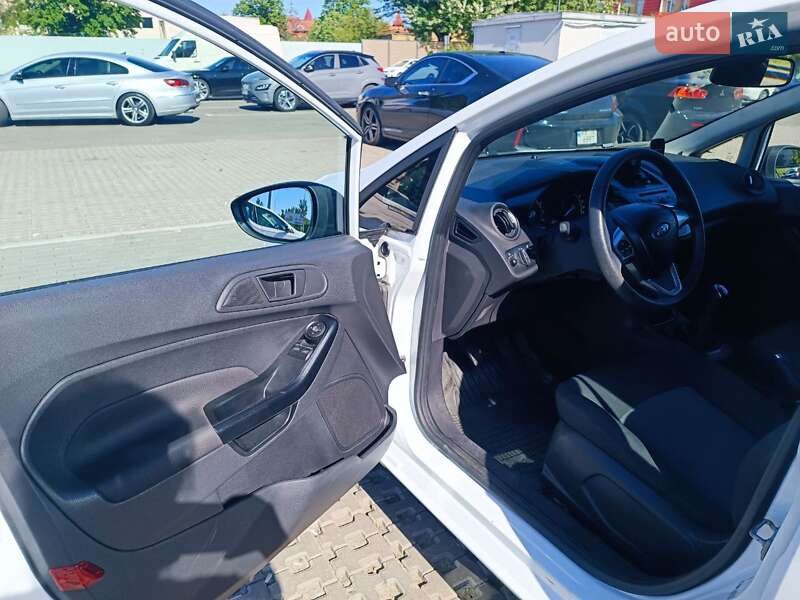 Хэтчбек Ford Fiesta 2013 в Киеве фото 10 Хэтчбек Ford Fiesta 2013 в Киеве