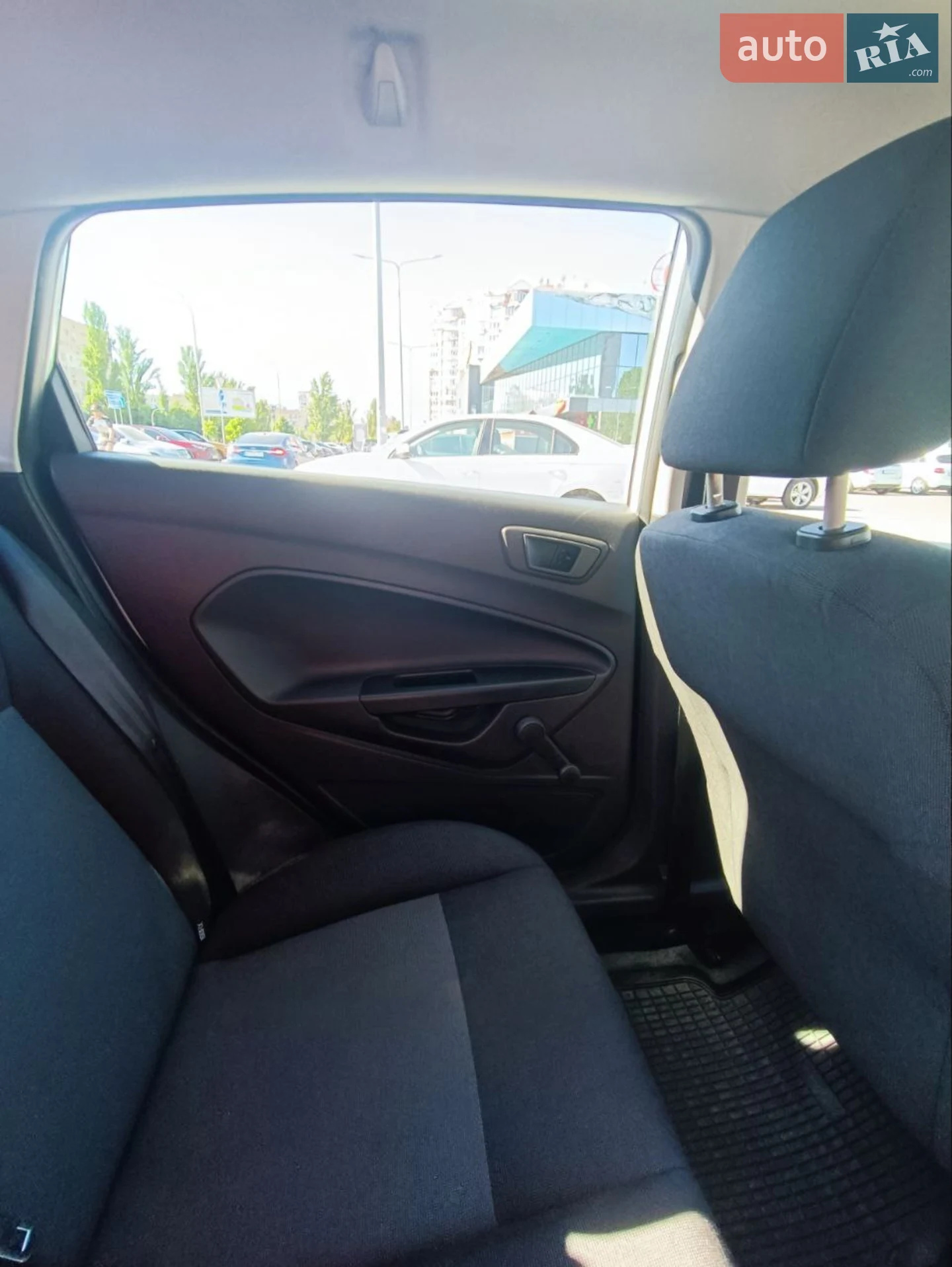 2013 Ford Fiesta - мініатюра 16