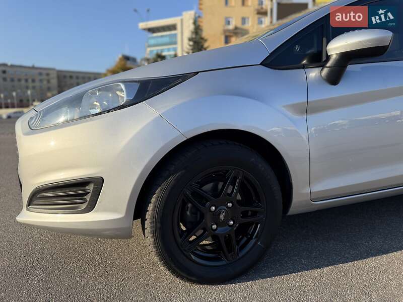 Седан Ford Fiesta 2017 в Харькове