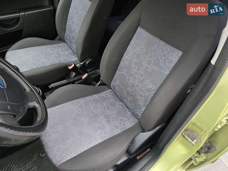Хетчбек Ford Fiesta 2006 в Івано-Франківську фото 21 Хетчбек Ford Fiesta 2006 в Івано-Франківську