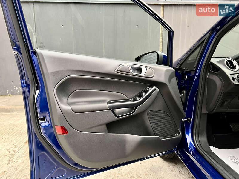 Хэтчбек Ford Fiesta 2016 в Киеве фото 12 Хэтчбек Ford Fiesta 2016 в Киеве