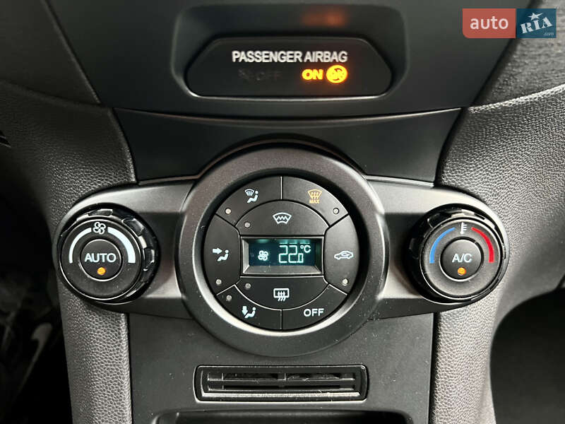 Хэтчбек Ford Fiesta 2016 в Киеве фото 23 Хэтчбек Ford Fiesta 2016 в Киеве