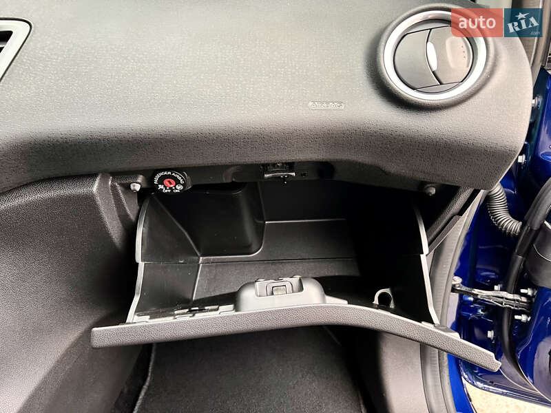 Хэтчбек Ford Fiesta 2016 в Киеве фото 34 Хэтчбек Ford Fiesta 2016 в Киеве