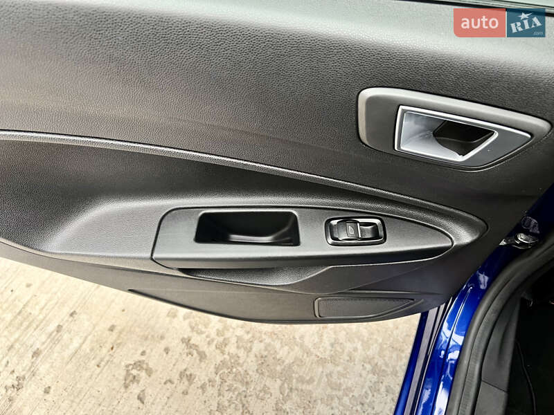 Хэтчбек Ford Fiesta 2016 в Киеве фото 47 Хэтчбек Ford Fiesta 2016 в Киеве
