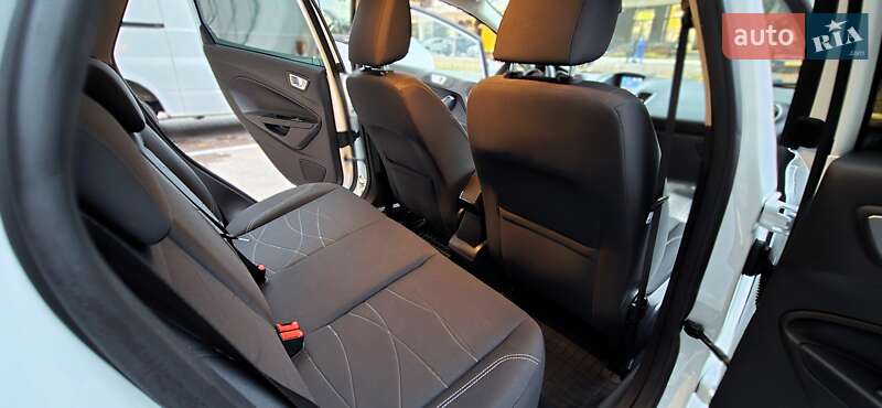 Хетчбек Ford Fiesta 2016 в Києві фото 10 Хетчбек Ford Fiesta 2016 в Києві