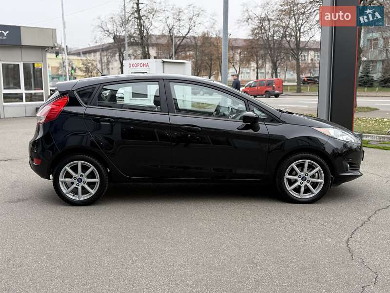 Хэтчбек Ford Fiesta 2018 в Киеве