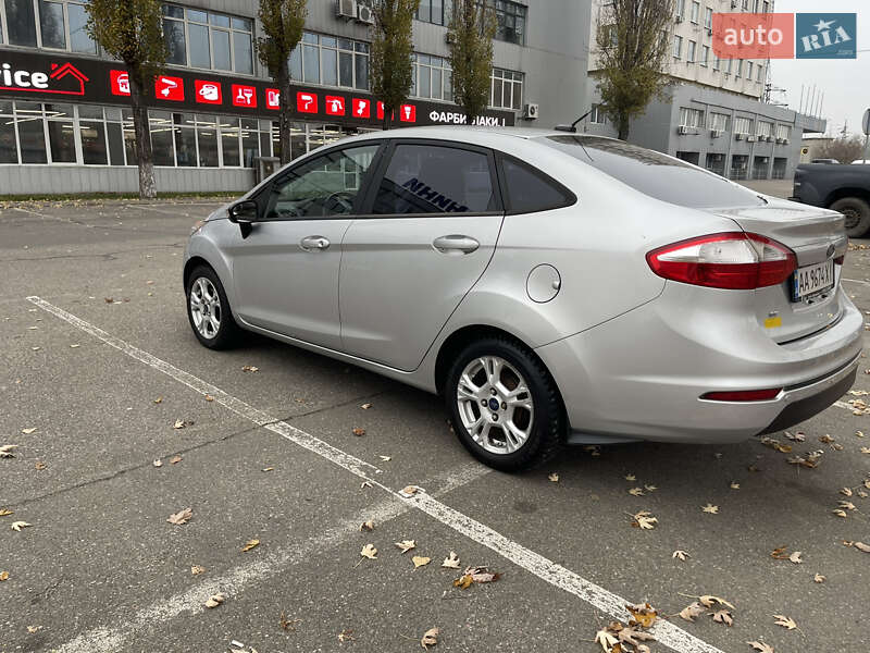 Седан Ford Fiesta 2015 в Києві фото 5 Седан Ford Fiesta 2015 в Києві