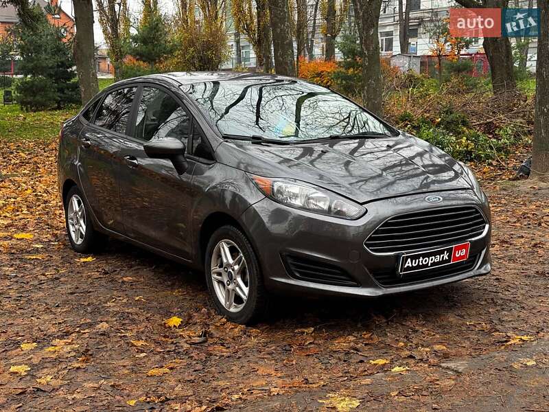 Седан Ford Fiesta 2017 в Києві