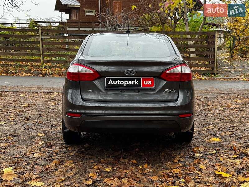 Седан Ford Fiesta 2017 в Києві