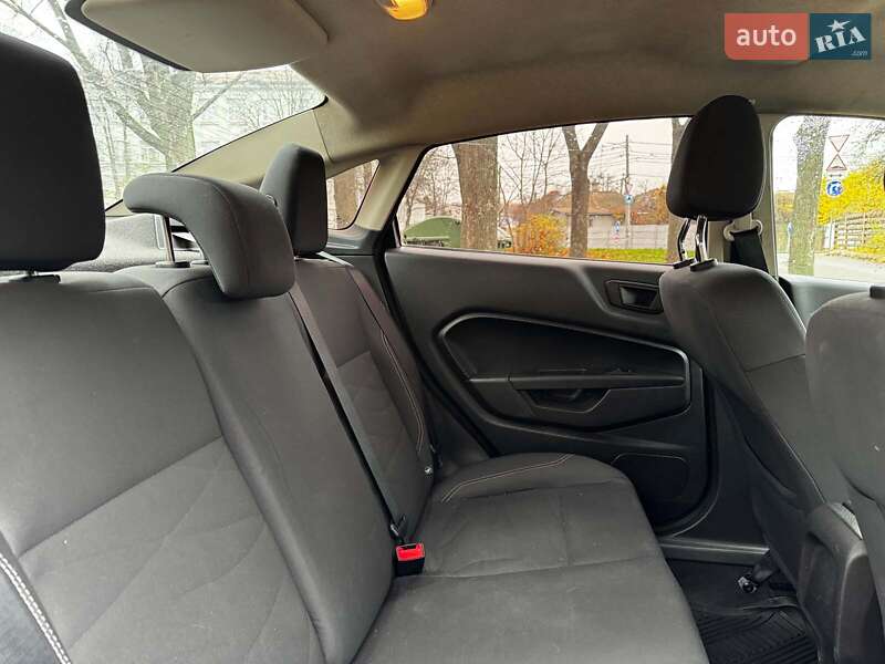 Седан Ford Fiesta 2017 в Києві